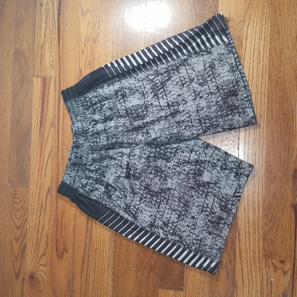 Old Navy Boy's Black & Gray Shorts Size M (8) with side pockets